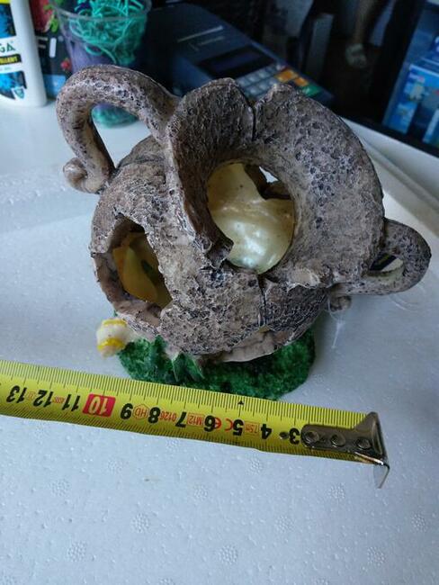 Małe ozdoby do akwarium