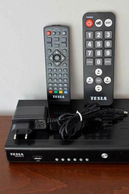 Tuner dekoder DVB-T2 model TESLA Senior T2
