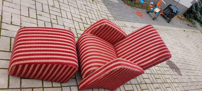 fotel z podnóżkiem