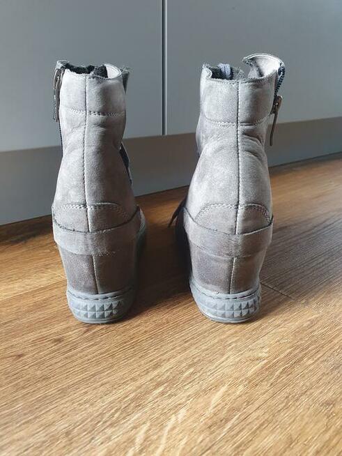botki carinii na koturnie w rozm. 39