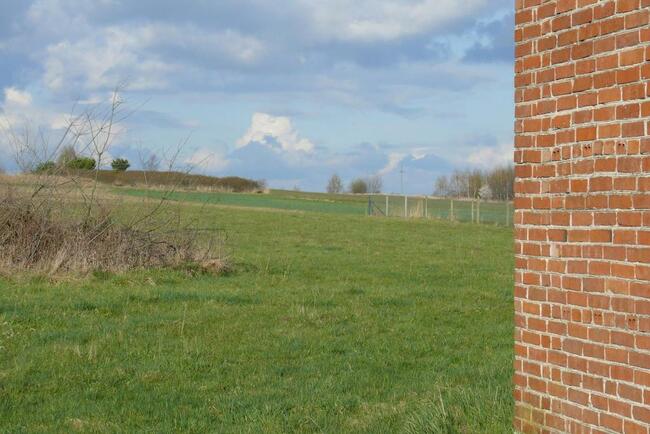 Działka pod dom lub małą działalność.