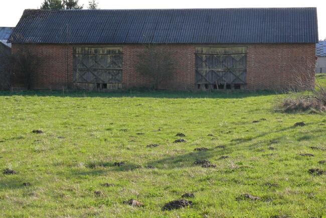 Działka pod dom lub małą działalność.