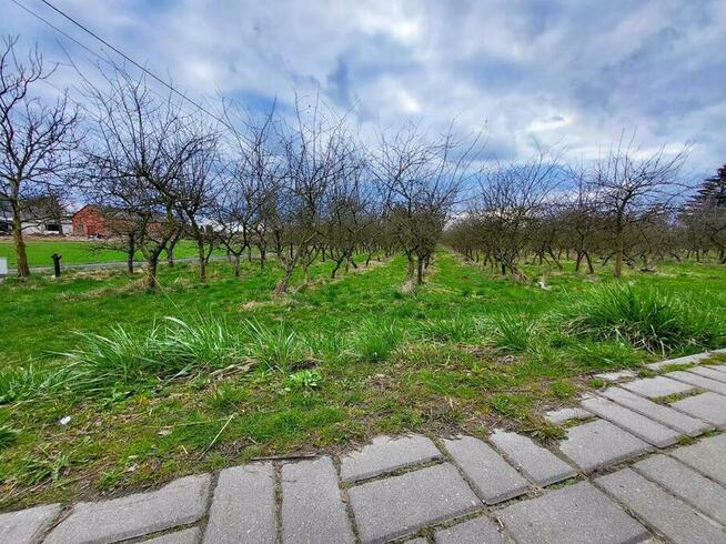 Inwestycyjna działka budowlana w Motyczu