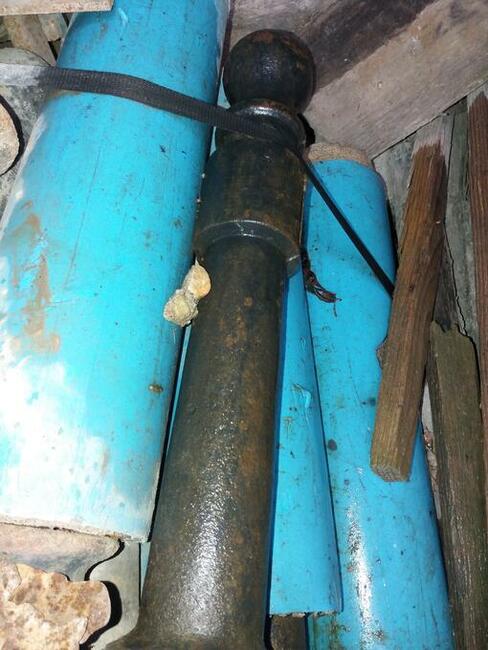 Słupki słupy żeliwne metalowe ozdobne parkingowe