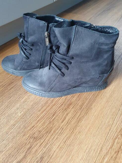 botki carinii na koturnie w rozm. 39