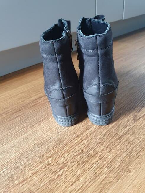 botki carinii na koturnie w rozm. 39