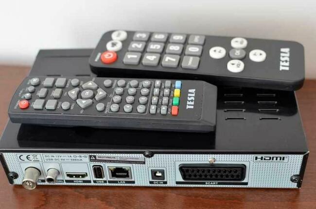 Tuner dekoder DVB-T2 model TESLA Senior T2