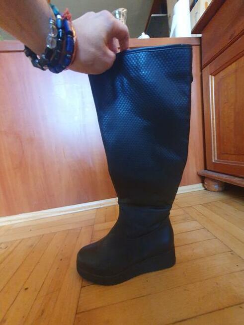 czarne kozaki na koturnie rozmiar 39