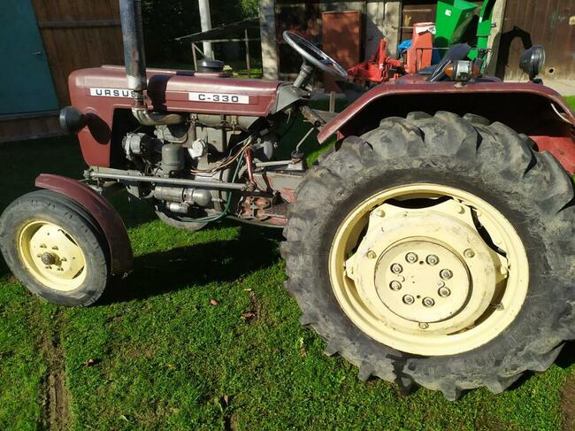 Ciągnik Ursus C-330 z wozem