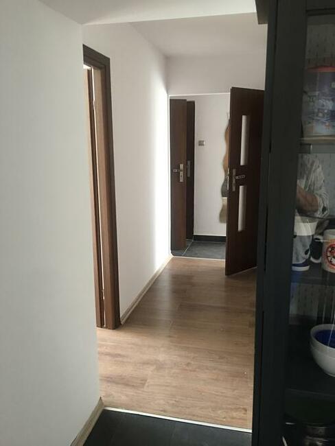 Pokoj fajny ! Przyjemny, jasny, przestrzenny!