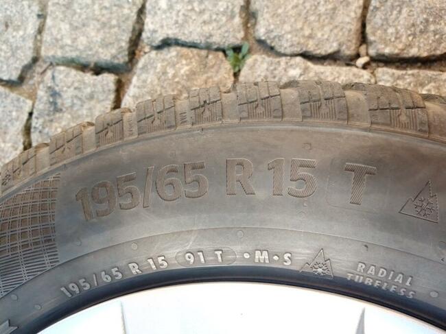 Sprzedam felgi stalowe z oponami zimowymi do Hundaia i 30