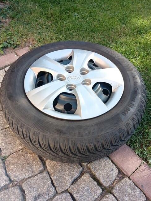 Sprzedam felgi stalowe z oponami zimowymi do Hundaia i 30