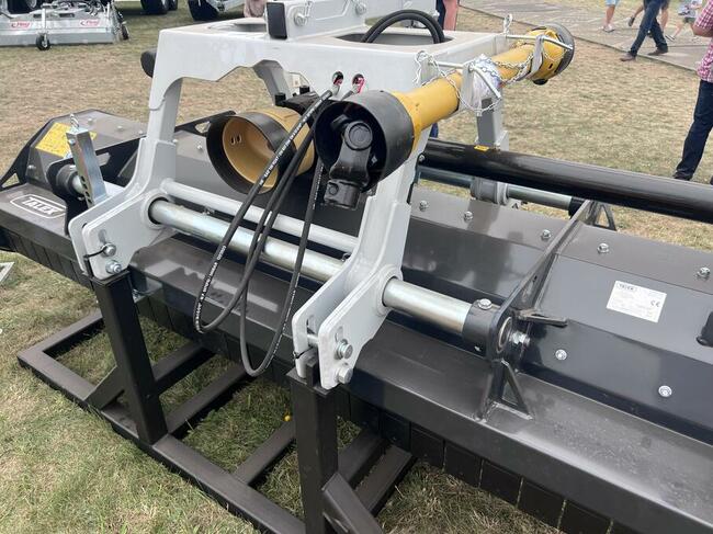 Kosiarka bijakowa 280 cm 2,8m wałek Wom PTO młotki przesuw b