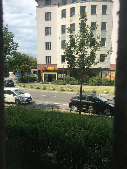 Pokoj fajny ! Przyjemny, jasny, przestrzenny!