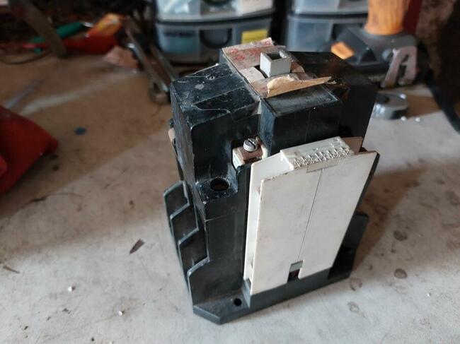 Stycznik ID3 z cewką 230v