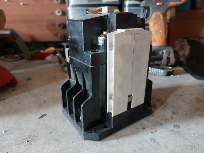 Stycznik ID3 z cewką 230v