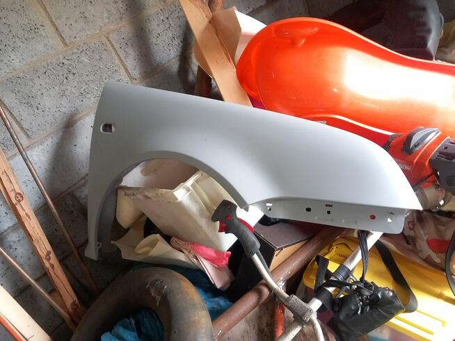 Polerowanie lamp poprawki lakiernicze malowanie samochodów i