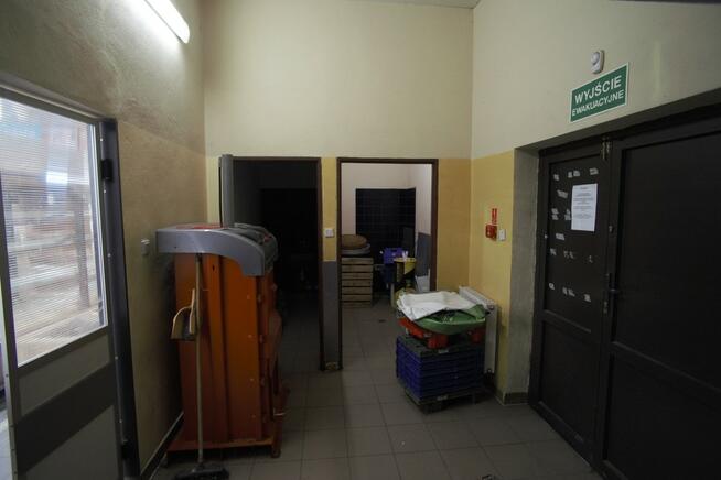 Budynek usługowo-handlowy, Trawniki centrum