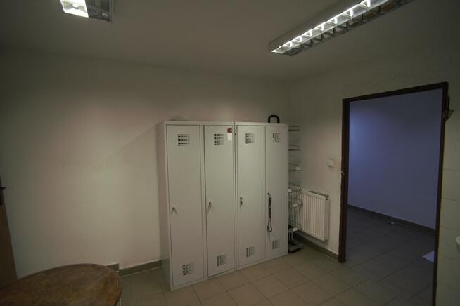 Budynek usługowo-handlowy, Trawniki centrum