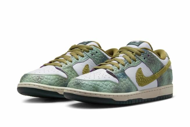 Nike SB DUNK Low Alexis Sablone White and Pacific Moss