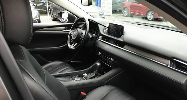 Mazda 6 benzyna aut. 2.5 sedan 2019 SkyPassion bezwypadkowy