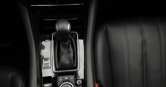 Mazda 6 benzyna aut. 2.5 sedan 2019 SkyPassion bezwypadkowy