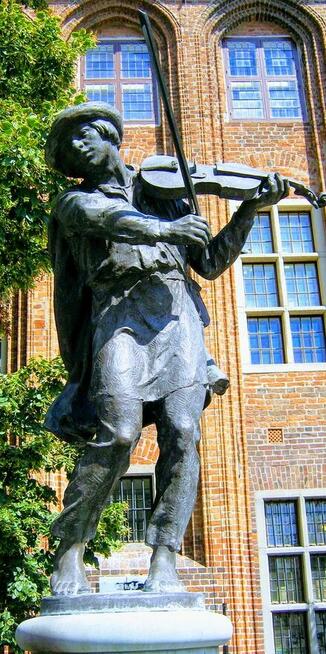 ZWIEDZANIE TORUNIA DLA: SINGLI, RODZIN, SENIORÓW.