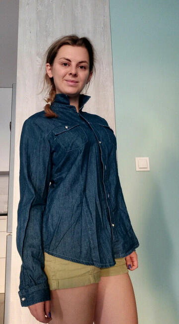 Ciemnoniebieska miękka jeansowa koszula