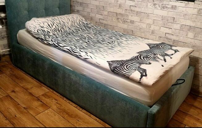 Łóżko tapicerowane z pojemnikiem 90/200