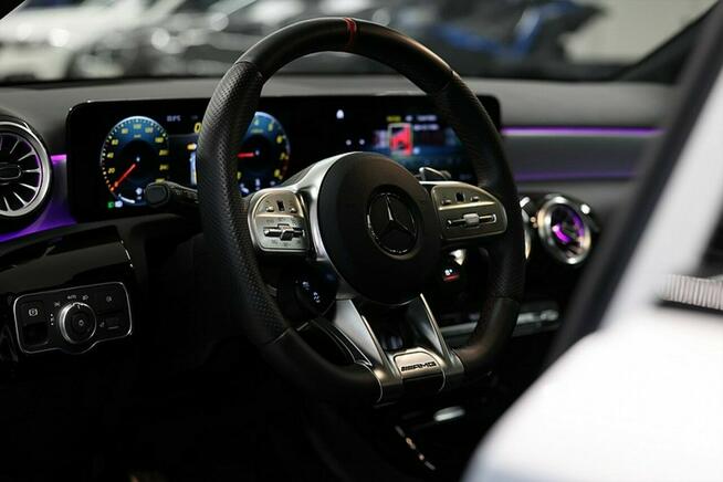 Mercedes-Benz AMG A 35 4MATIC Pano Night HUD