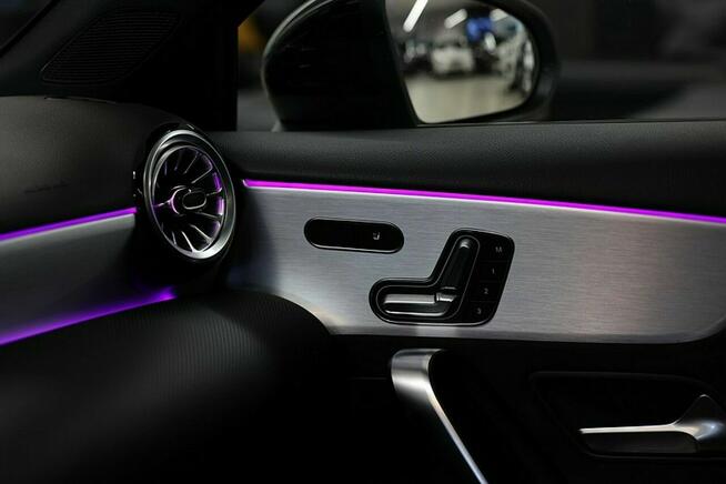 Mercedes-Benz AMG A 35 4MATIC Pano Night HUD