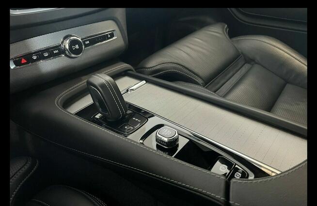 Volvo XC90 B5 AWD R-Design