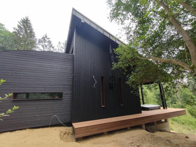 Elewacja drewniana montaż konstrukcja i deski tarasowe