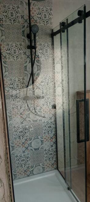 Układanie glazury terakoty gresu