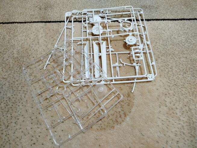 Model StaTrek Revell 1/500 – do dokończenia (z LED)