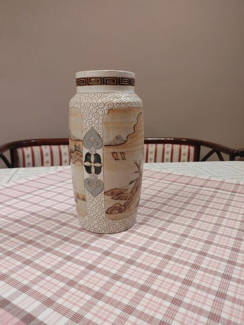 Stylowy dekoracyjny wazon z lat 70 – kolor piaskowy