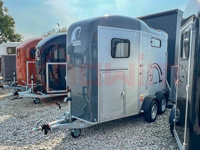 Przyczepa dwukonna aluminiowa Touring Jumping Cheval 2,6t
