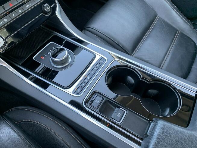 Jaguar XE 2.0 250 KM