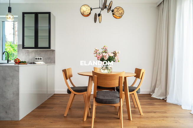 Nowy, gotowy do wprowadzenia z ogródkiem