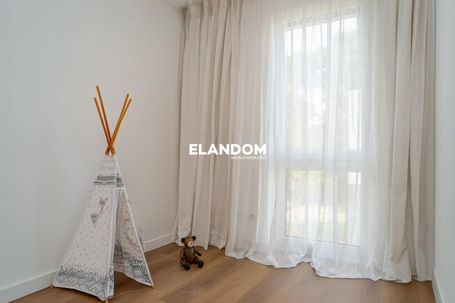 Nowy, gotowy do wprowadzenia z ogródkiem