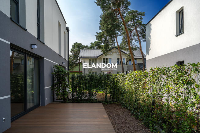 Nowy, gotowy do wprowadzenia z ogródkiem