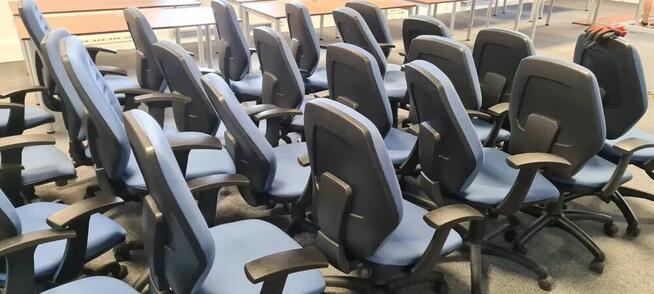 Fotel biurowy niebieski fotele biurowe