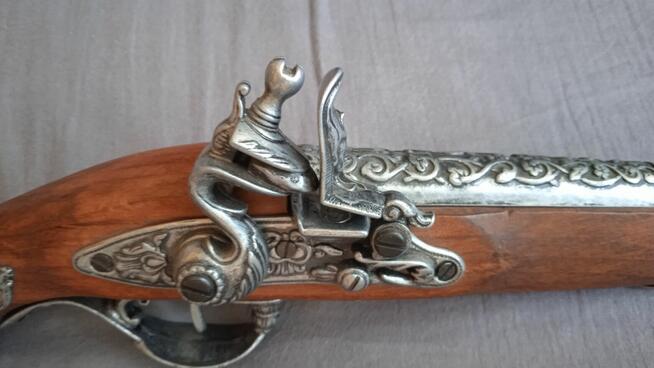 REPLIKA Pistolet skałkowy z XVIII w DENIX 1196 G