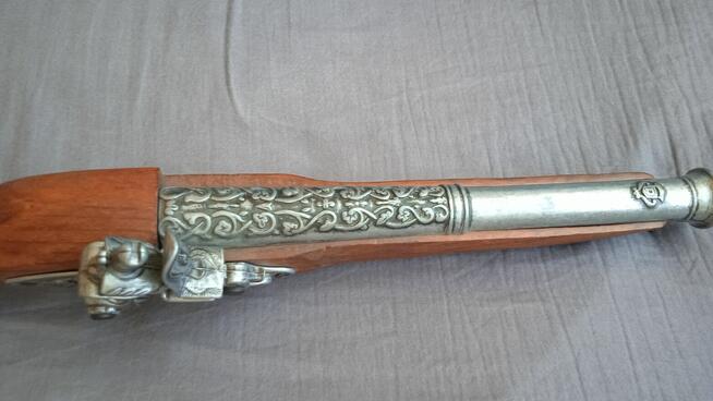 REPLIKA Pistolet skałkowy z XVIII w DENIX 1196 G