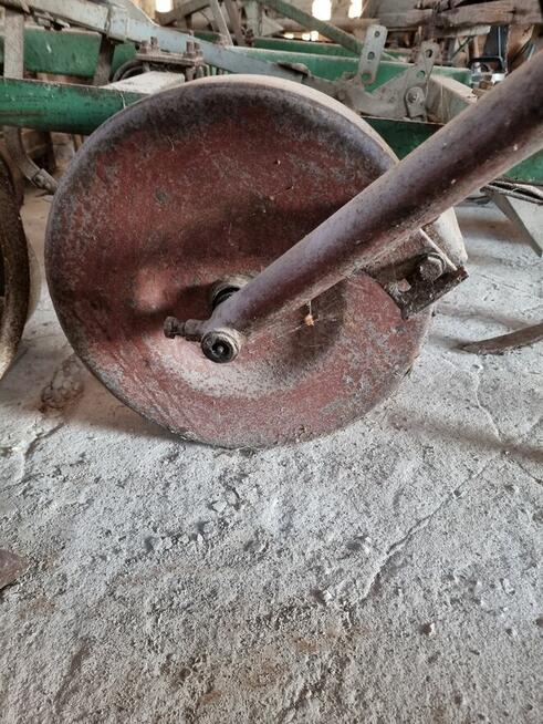 Pług dwuskibowy do ciągnika