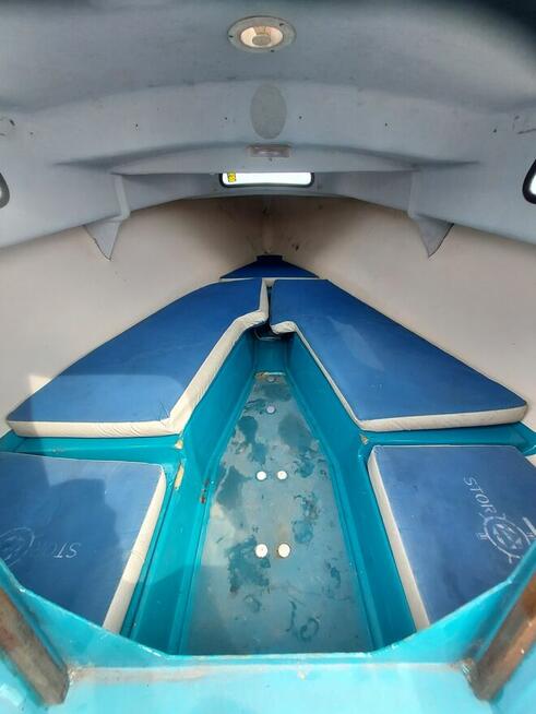 Łódka kabinowa pod silnik zaburtowy