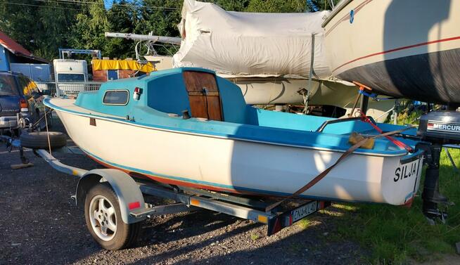 Łódka kabinowa pod silnik zaburtowy