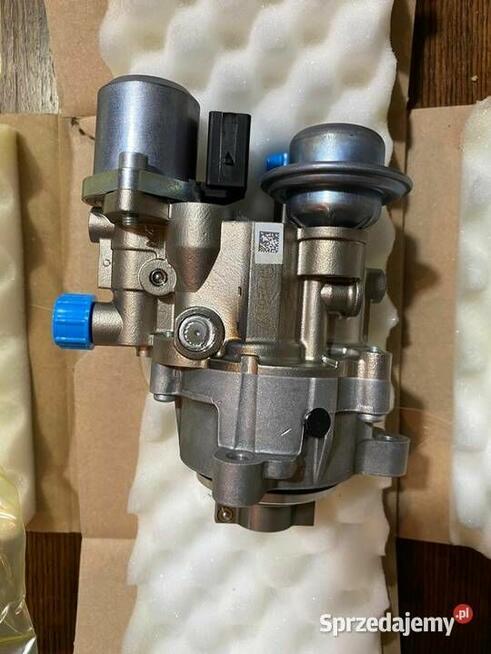 BMW F10 528i pompa paliwa Nowa