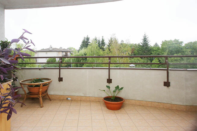 Przestronne Mieszkanie w Spokojnej Okolicy