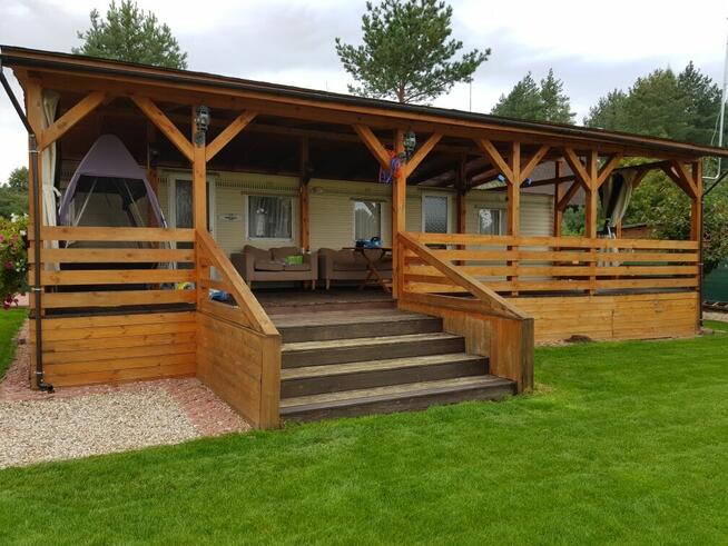 Zadaszenie domku holenderskiego z tarasem.